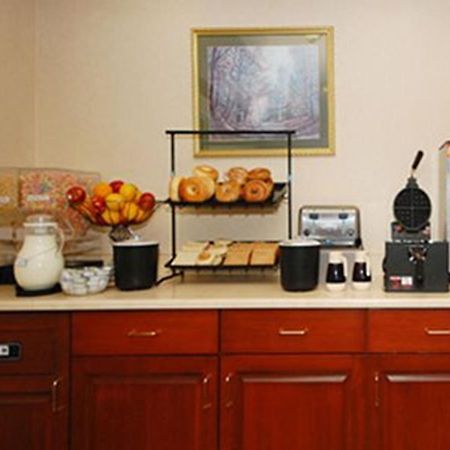 Quality Inn & Suites Titusville Экстерьер фото