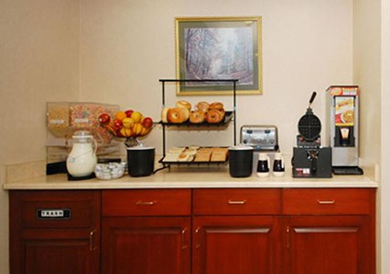 Quality Inn & Suites Titusville Экстерьер фото
